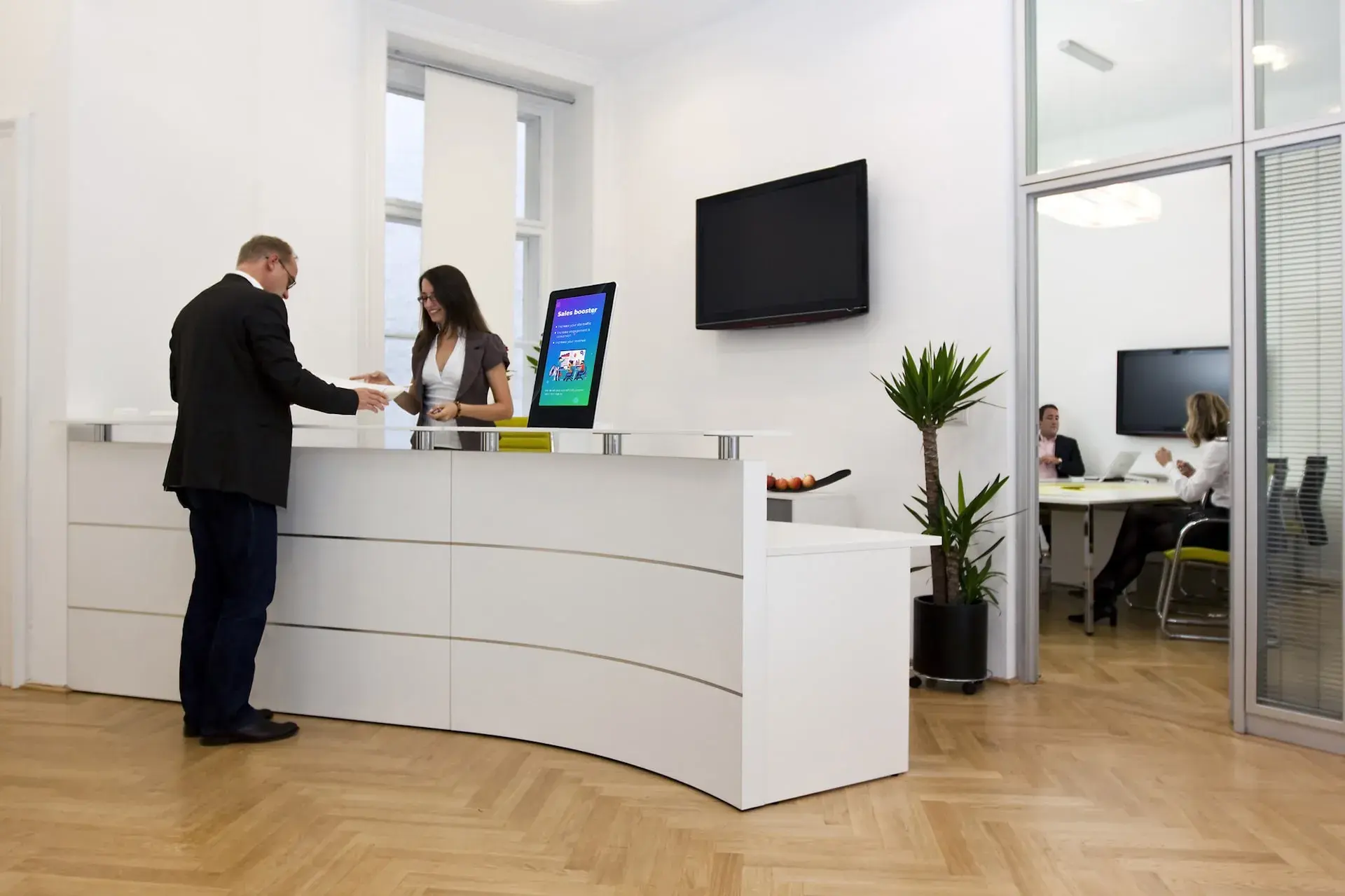 Digital table-tent in corporate office