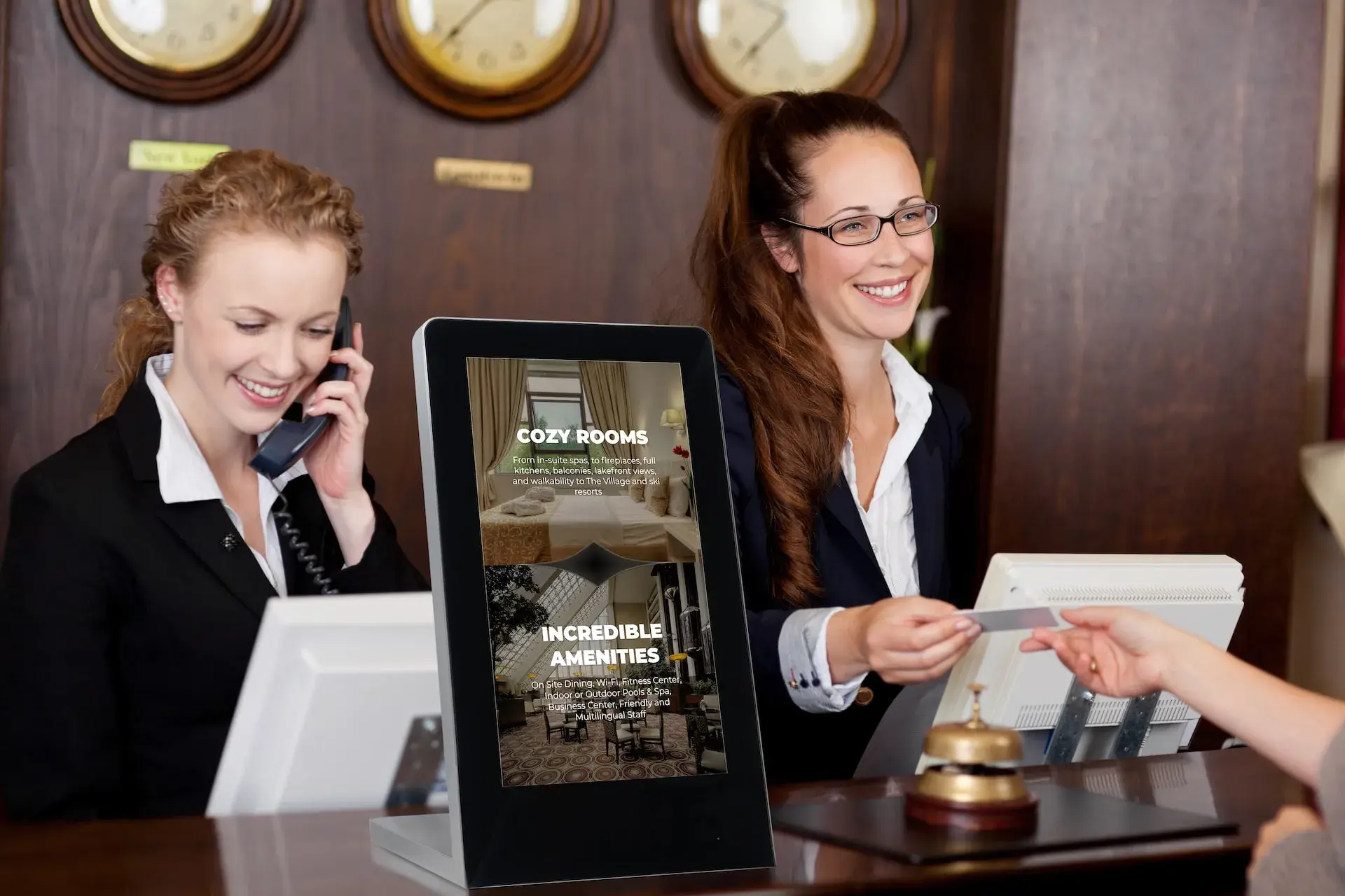 Digital table-tent in restaurant